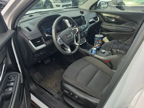 Used 2024 GMC Terrain SLE w/ Driver Convenience Package FWD image 7