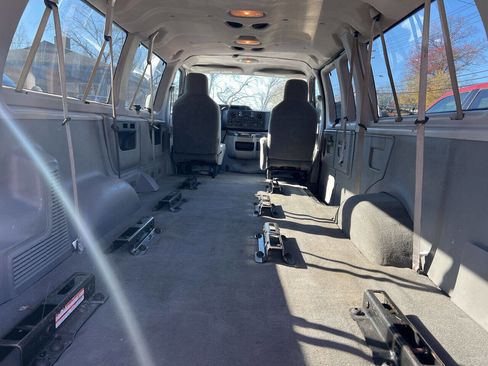 Used 2009 Ford E-350 and Econoline 350 XL image 10