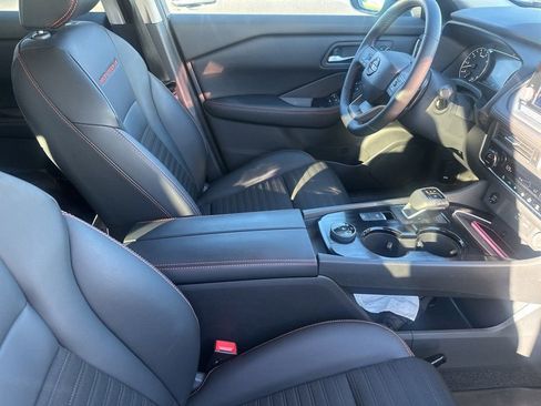 Used 2025 Nissan Rogue SV w/ Rock Creek Premium Package image 28