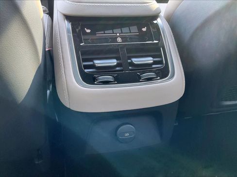 New 2026 Volvo XC90 T8 Ultra w/ Lounge Package image 16