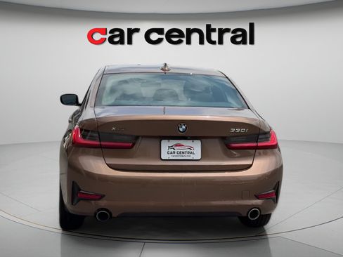 Used 2019 BMW 330i xDrive Sedan w/ Convenience Package AWD/4WD image 4