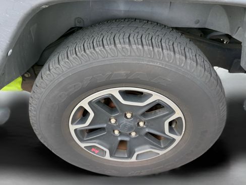 Used 2012 Jeep Wrangler Unlimited Sport image 32