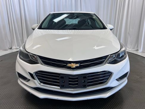 Used 2018 Chevrolet Cruze Premier FWD image 22