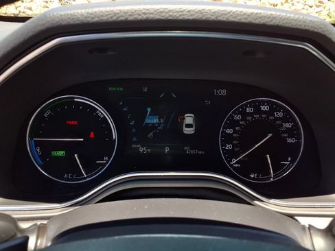 Used 2021 Toyota Avalon XSE FWD image 12