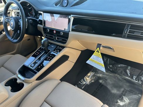 New 2026 Porsche Macan image 22