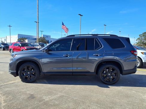 Used 2025 Honda Pilot Black Edition image 3