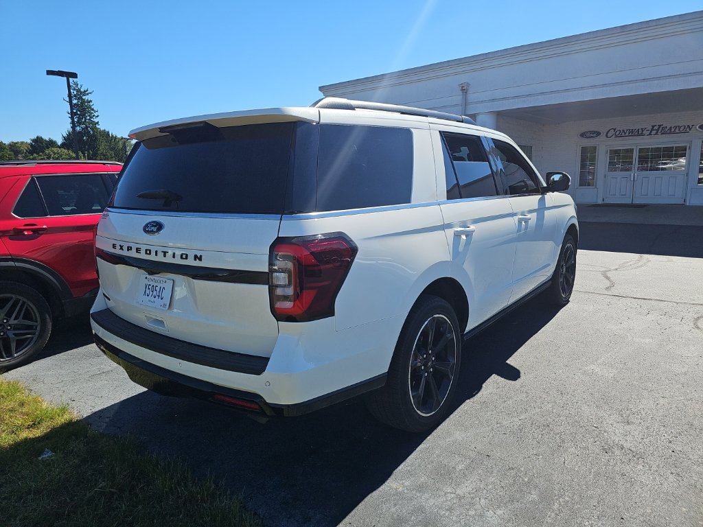 Used 2024 Ford Expedition Limited AWD/4WD image 9