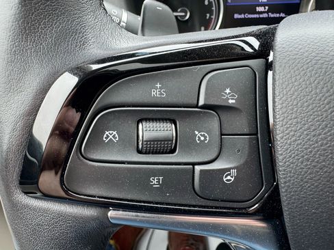 Used 2023 Buick Enclave Essence w/ Experience Buick Package image 12