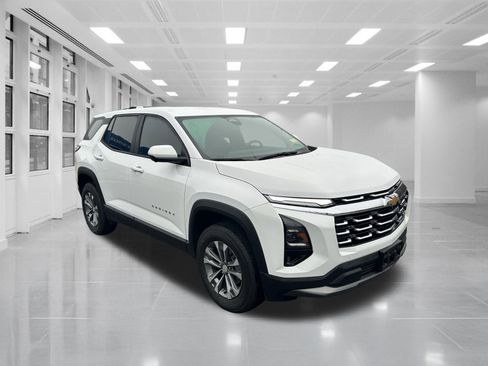 New 2026 Chevrolet Equinox LT image 3