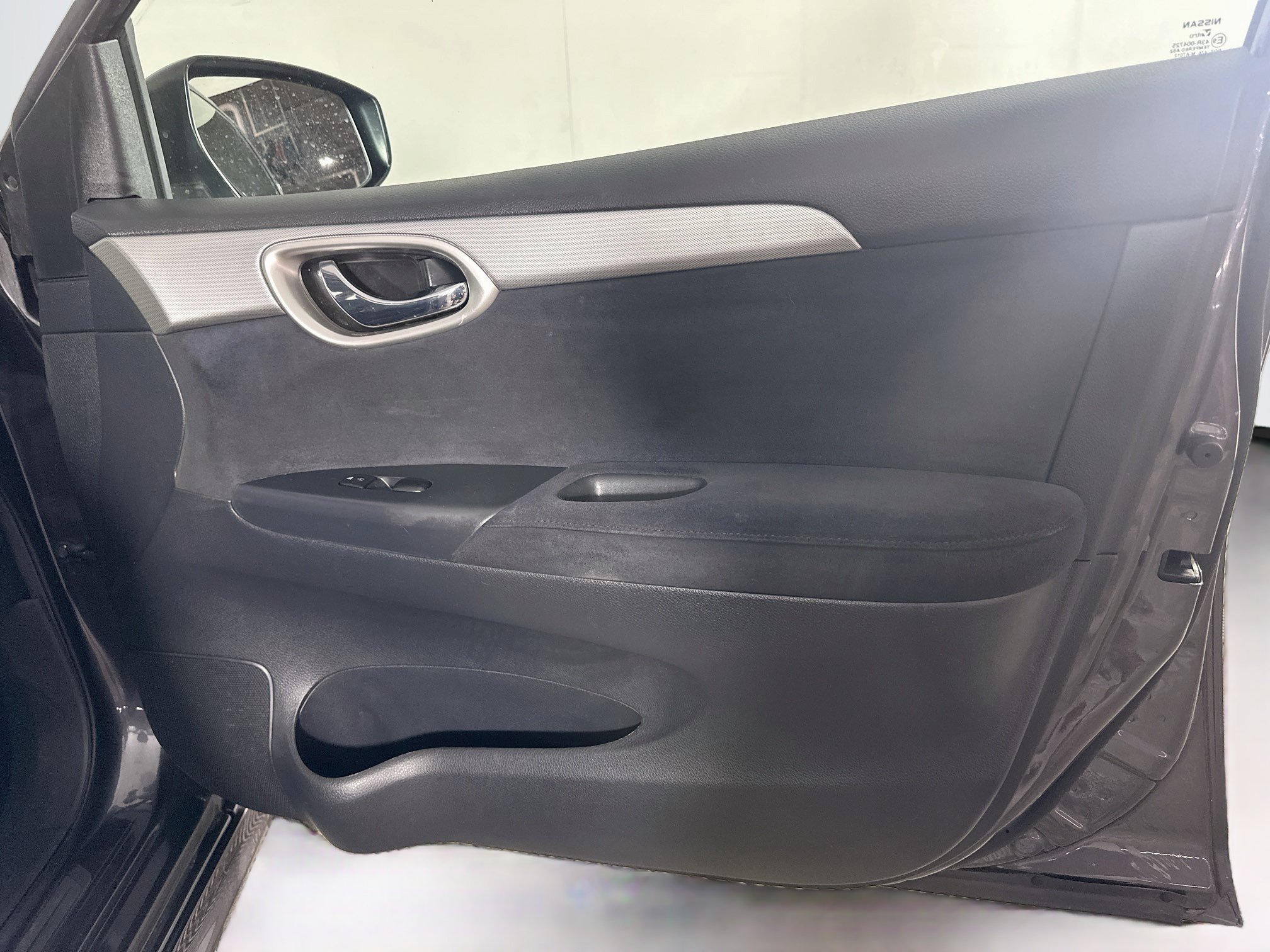 Used 2015 Nissan Sentra SR w/ Protection Package FWD image 30