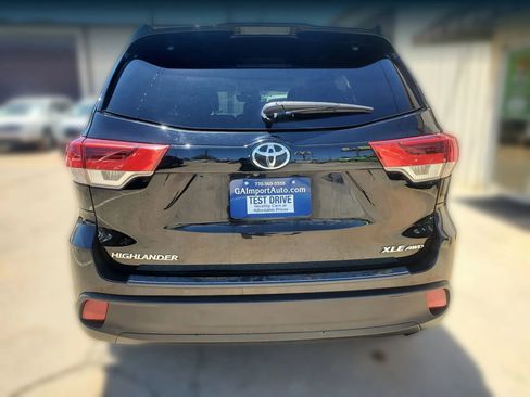 Used 2019 Toyota Highlander XLE AWD/4WD image 13