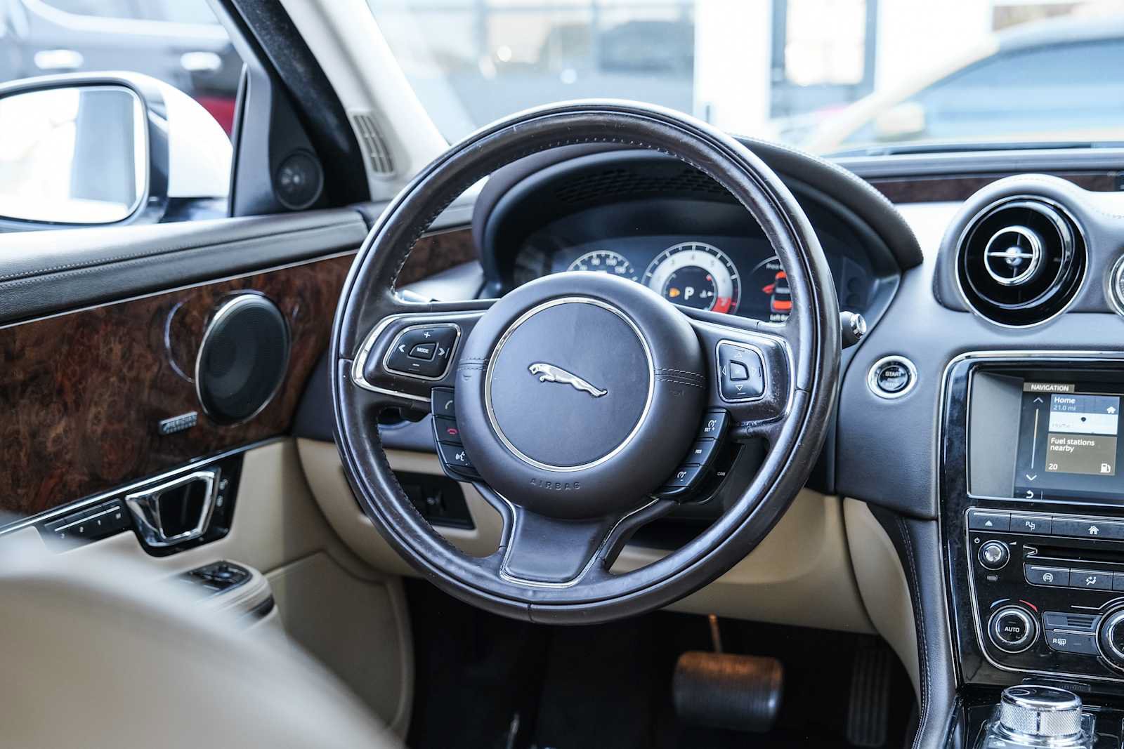Used 2017 Jaguar XJ R-Sport RWD image 23