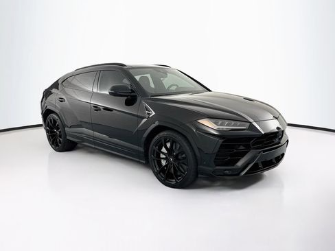 Used 2020 Lamborghini Urus AWD/4WD image 3