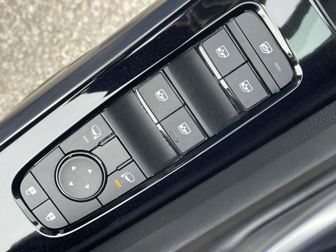 New 2026 Nissan Pathfinder SL image 18