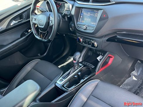 Used 2022 Chevrolet TrailBlazer RS FWD image 12