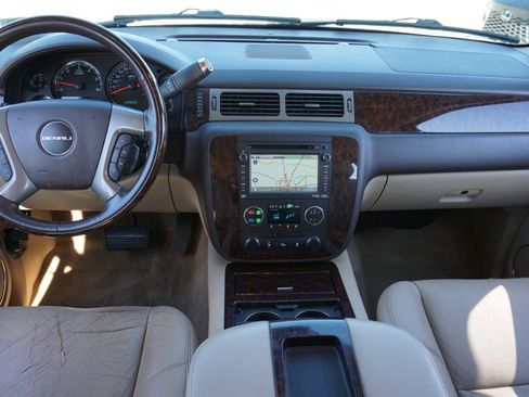 Used 2012 GMC Yukon XL Denali image 25