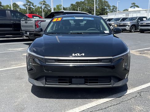 Used 2025 Kia K4 FWD image 3