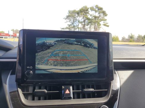 Used 2025 Toyota Corolla LE image 23