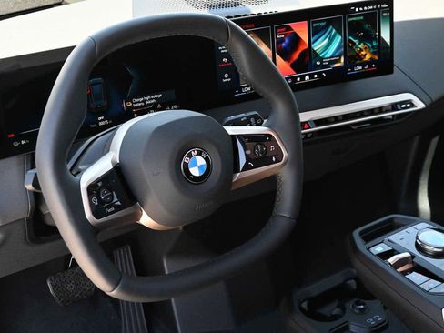 New 2026 BMW iX xDrive60 AWD/4WD image 9