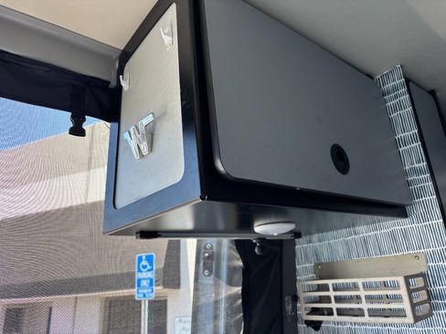 Used 2020 Mercedes-Benz Sprinter 2500 image 23