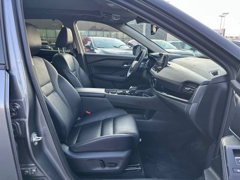Used 2025 Nissan Rogue SL w/ Tech Package AWD/4WD image 15