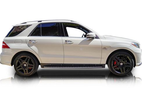 Used 2015 Mercedes-Benz ML 63 AMG 4MATIC image 2