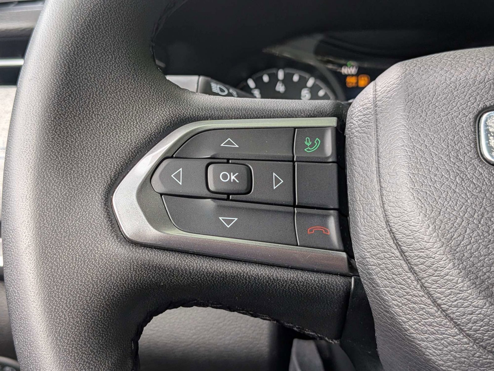 Used 2024 Jeep Compass Latitude AWD/4WD image 23
