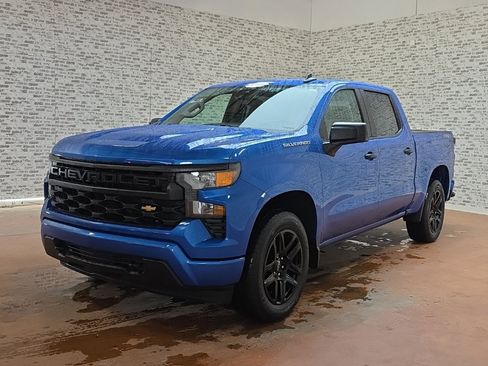 Used 2022 Chevrolet Silverado 1500 Custom image 3