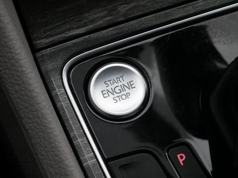 Used 2017 Volkswagen Passat 1.8T SE image 27