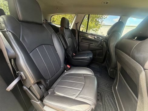 Used 2013 Buick Enclave Leather FWD image 17