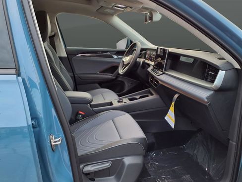 New 2026 Volkswagen Tiguan SE image 51