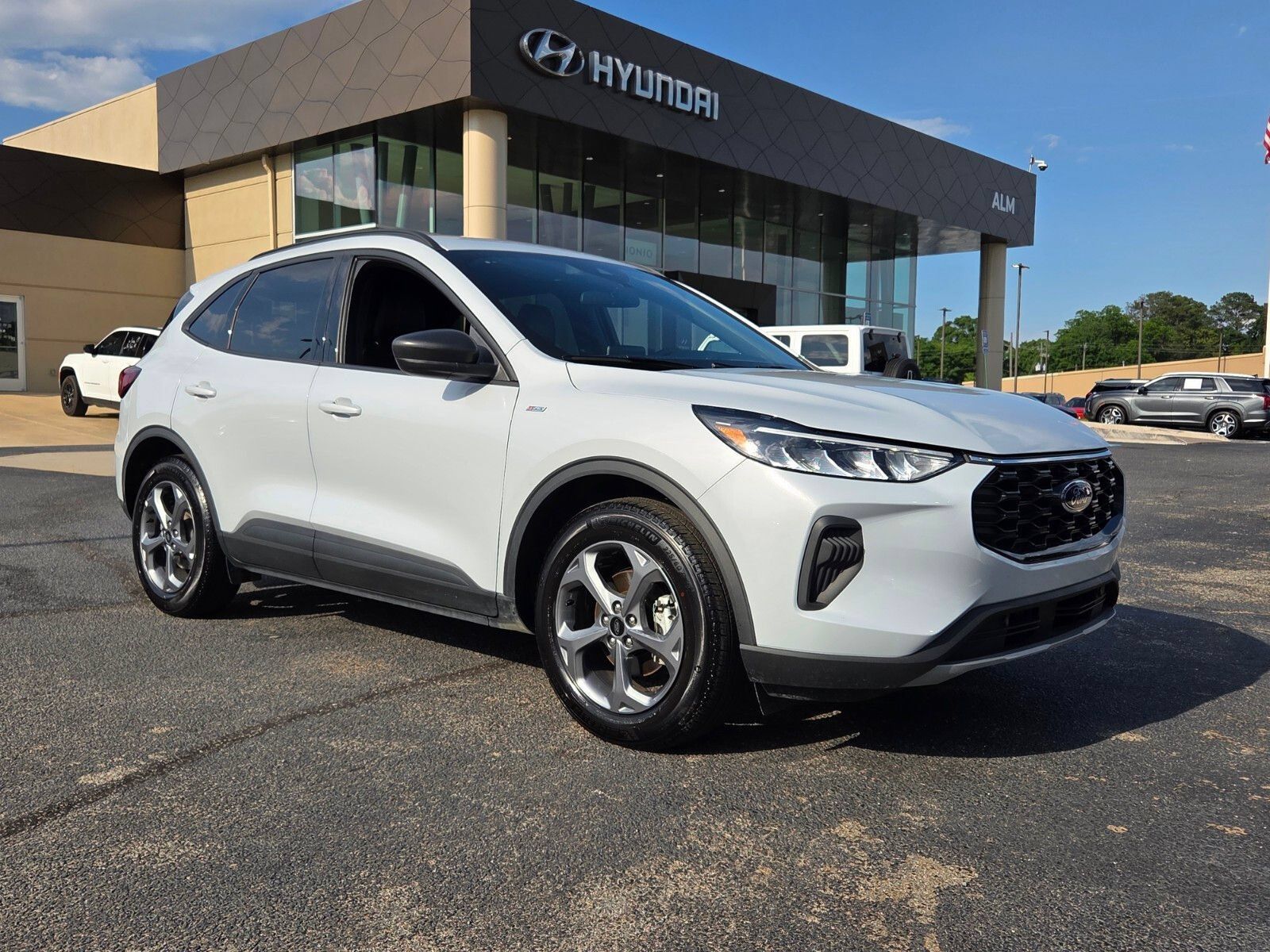 Used 2026 Ford Escape ST-Line FWD image 1