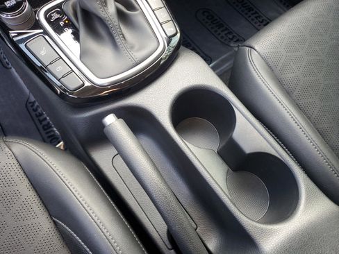 Certified 2025 Kia Seltos EX w/ EX Sunroof Package image 27