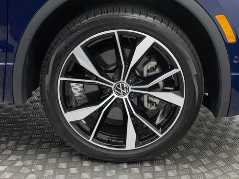 Used 2023 Volkswagen Tiguan SEL R-Line AWD/4WD image 51
