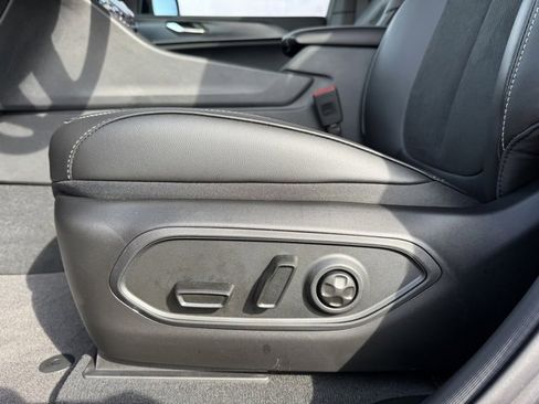 New 2025 Jeep Grand Cherokee L Altitude image 14