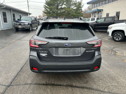 Used 2024 Subaru Outback Premium image 4