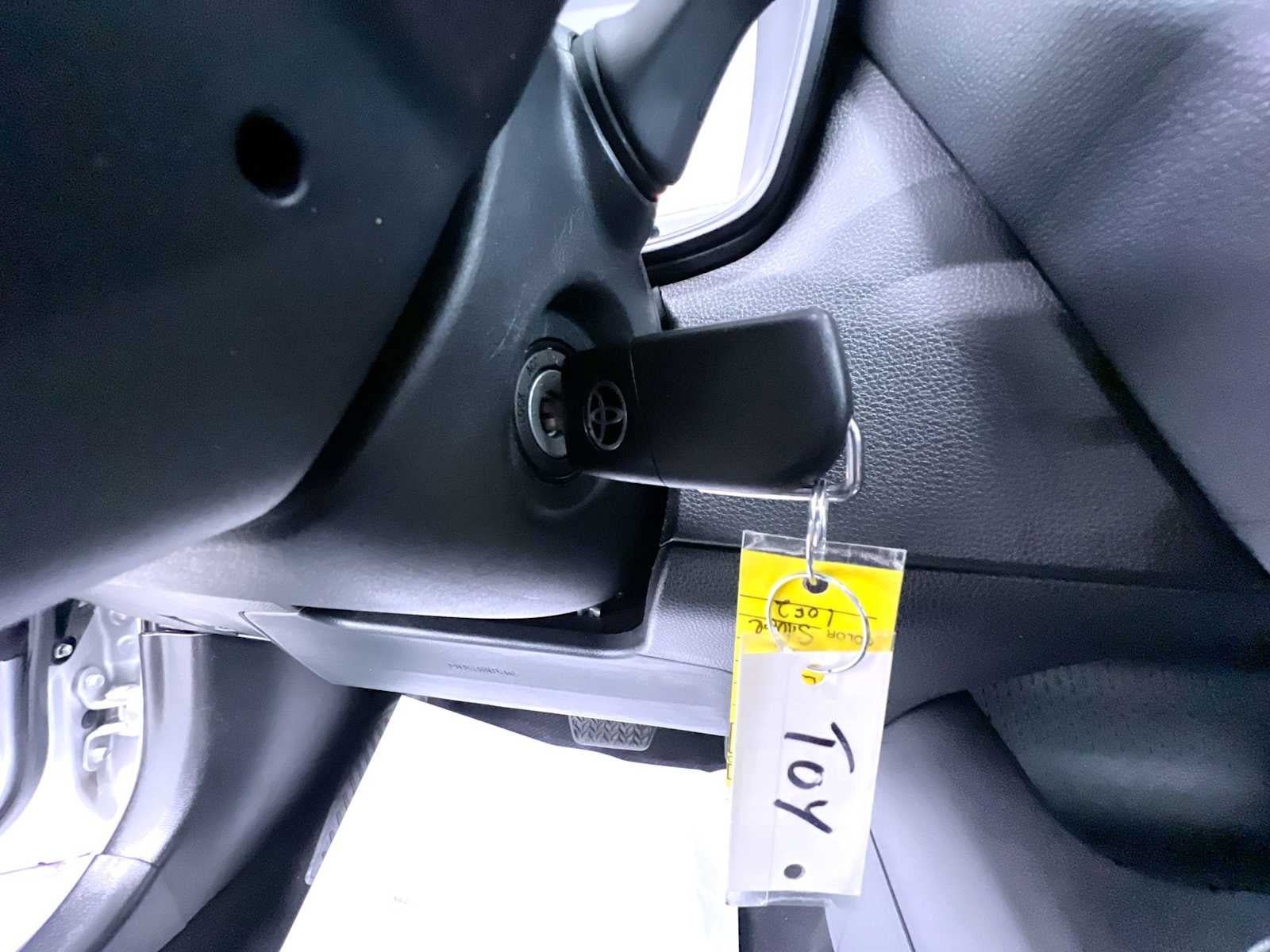 Used 2026 Toyota Corolla LE FWD image 17