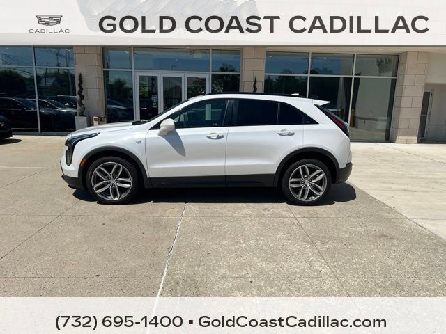 Used 2019 Cadillac XT4 Sport w/ Cold Weather Package FWD image 2