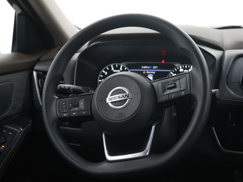 Used 2021 Nissan Rogue SV image 16