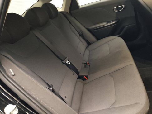 Used 2025 Kia K4 FWD image 19