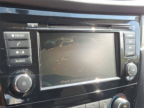 Used 2019 Nissan Rogue Sport S image 17