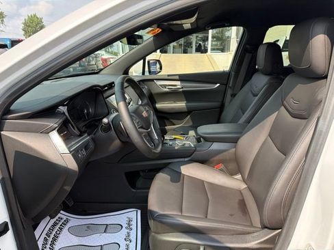 Used 2024 Cadillac XT5 Luxury w/ LPO, Floor Liner Package AWD/4WD image 13