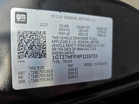 Used 2023 GMC Savana 3500 Extended w/ Driver Convenience Package image 27