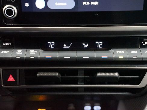 Certified 2025 Toyota Camry SE image 21