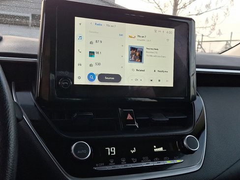 Used 2024 Toyota Corolla LE image 28