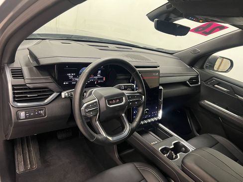 Used 2026 GMC Acadia Elevation w/ Elevation Premium Package AWD/4WD image 38