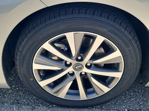 Used 2020 Lexus ES 350 w/ Premium Package FWD image 10
