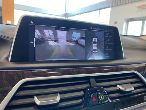 Used 2021 BMW ALPINA B7 xDrive image 22