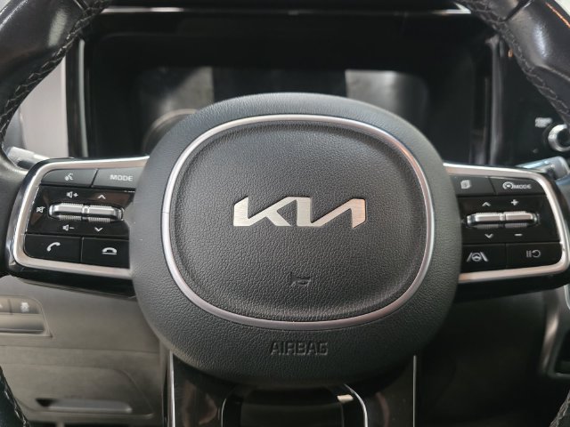 Used 2022 Kia Sorento S FWD image 11