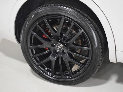 Certified 2022 Maserati Levante Modena image 16